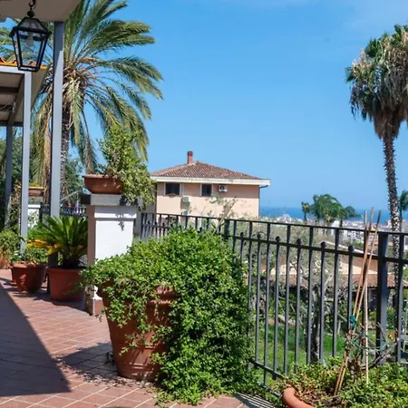 Stefano House בית הארחה *